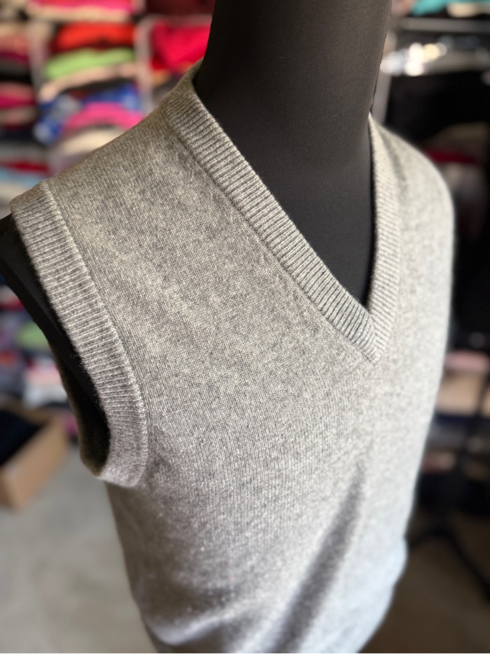 Men's V-Neck Cashmere Sleeveless Sweater Vest - Light Gray